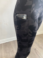 Load image into Gallery viewer, Camo Seamless Leggings
