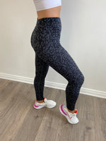 Load image into Gallery viewer, Leopard Seamless Leggings
